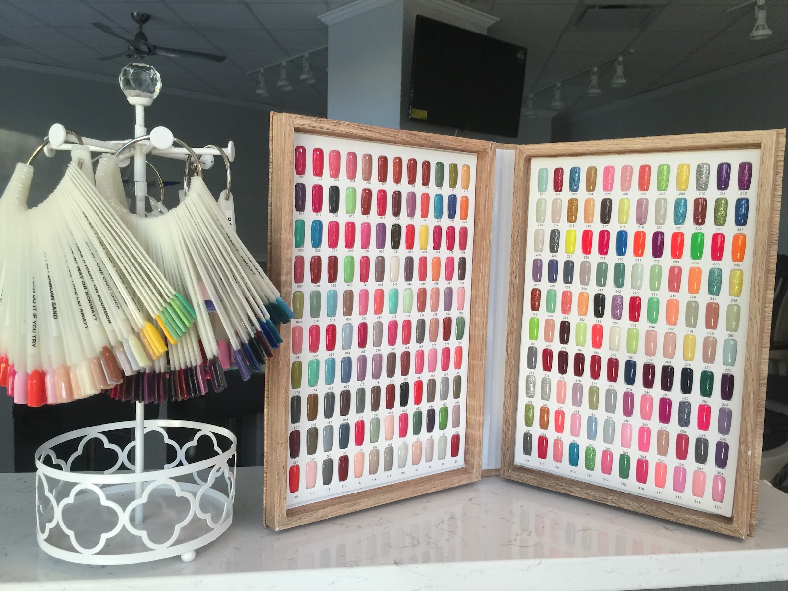 Posh Nail Lounge nail photo 3